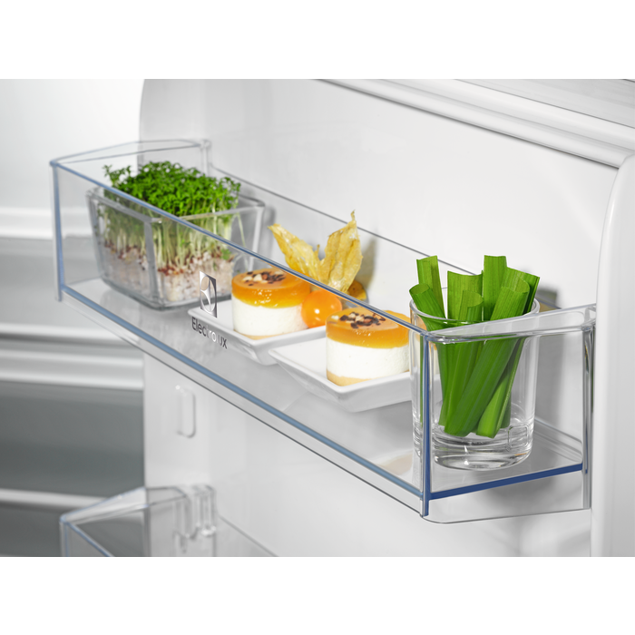 Electrolux - Integrated fridge freezer - LNS5LE18S