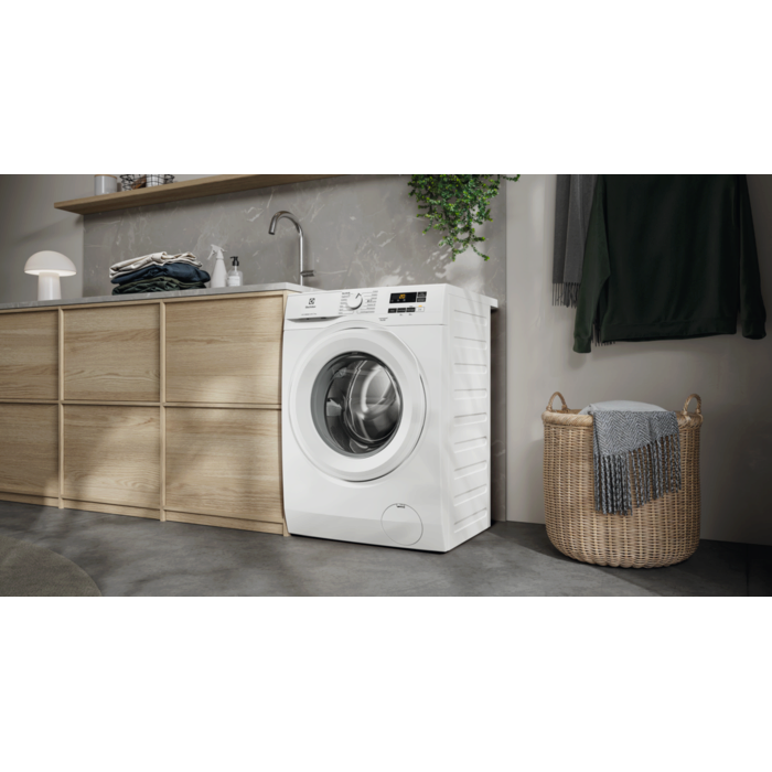 Electrolux - 9 kg washing machine - EFI61941B